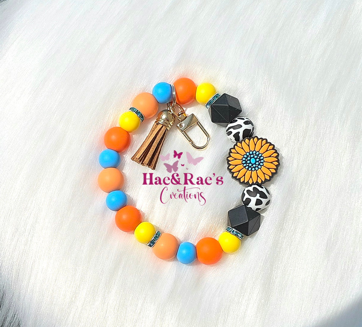 Country Bloom (Beaded Wristlet)